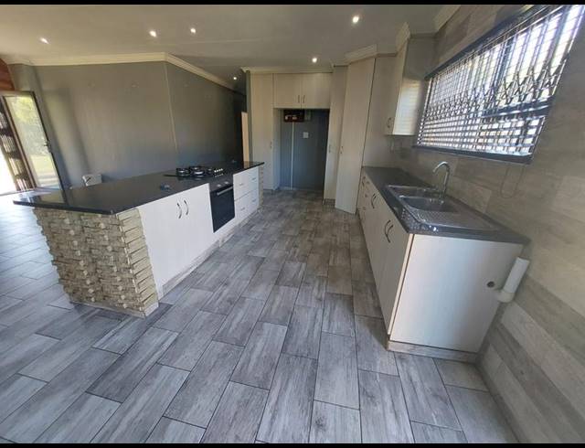 3 BEDROOM PROPERTY TO RENT IN VANDERBIJLPARK SE 1